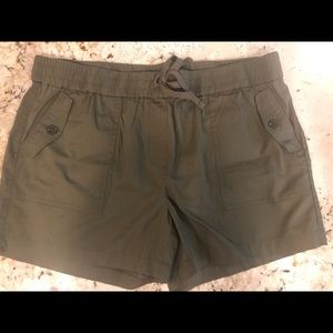 Loft outlet olive shorts